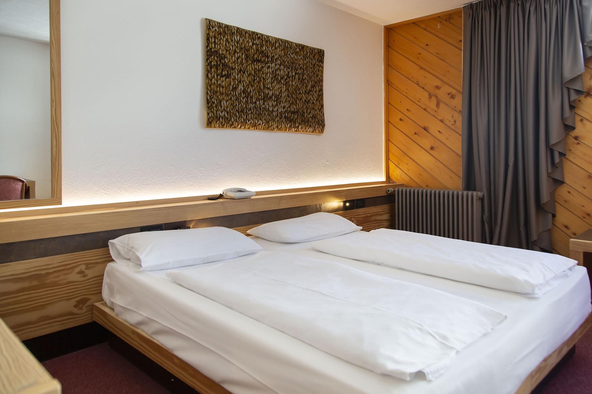 Blu Hotel Senales Zirm-Cristal マーゾ・コルト エクステリア 写真