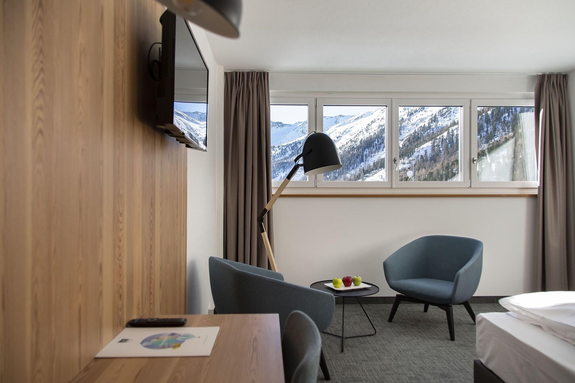 Blu Hotel Senales Zirm-Cristal マーゾ・コルト エクステリア 写真