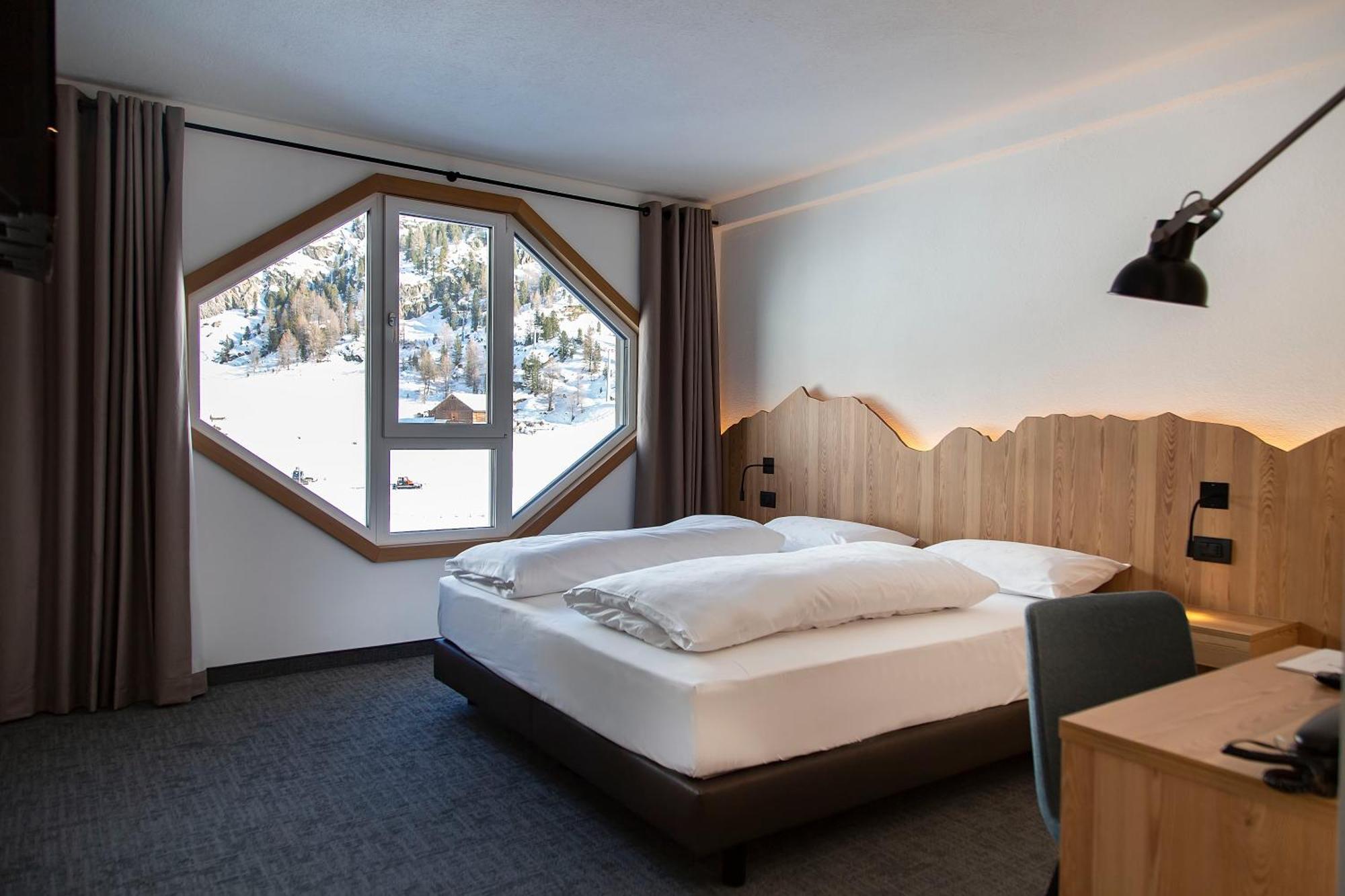 Blu Hotel Senales Zirm-Cristal マーゾ・コルト 部屋 写真